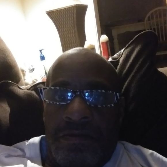 Profile Picture of Damon Garrett (@damon_garrett) on Poshmark