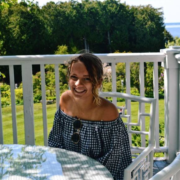 Profile Picture of Madison Foreman (@madison_foreman) on Poshmark