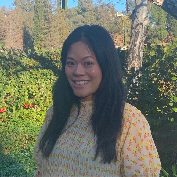 Profile Picture of Chen Cheng (@chenlomein) on Poshmark