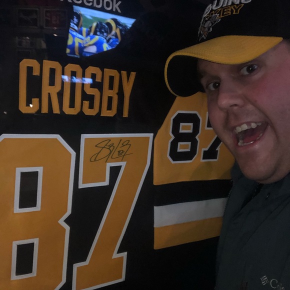 Profile Picture of Joshua Deliman (@jdhockey88) on Poshmark