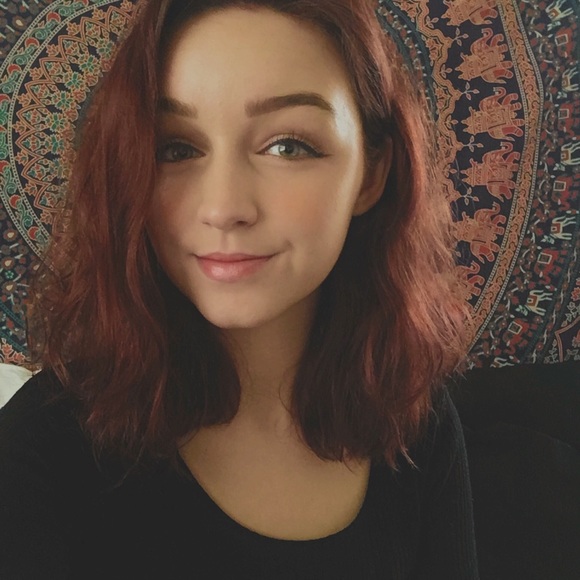 Taylor Bilke - Poshmark Profile Picture of Taylor Bilke (@taylorbilke) on Poshmark