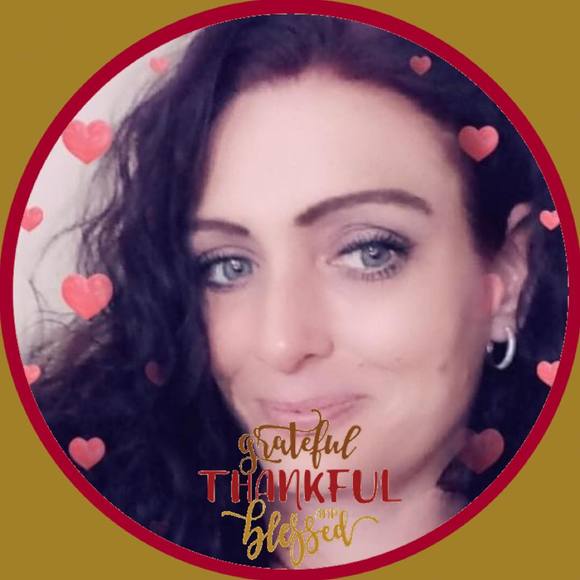 Profile Picture of Amelia Wurz (@ameliawurz544) on Poshmark