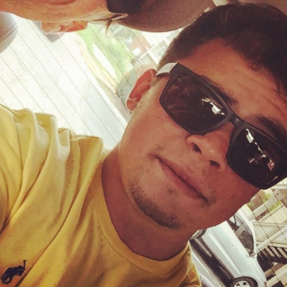 Profile Picture of David Uriel (@dvd623) on Poshmark