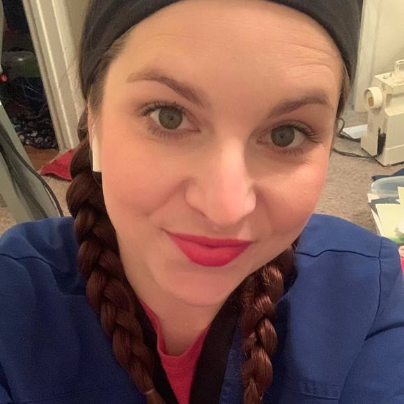 Profile Picture of Ashly Philyaw (@ashlybarton) on Poshmark