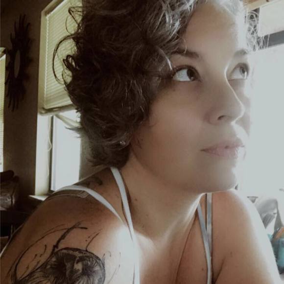Profile Picture of Sara Hawker (@sara_hawker) on Poshmark