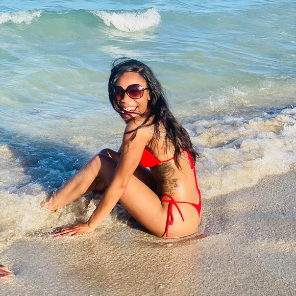 Profile Picture of Arielle Ramsey (@asramsey16) on Poshmark