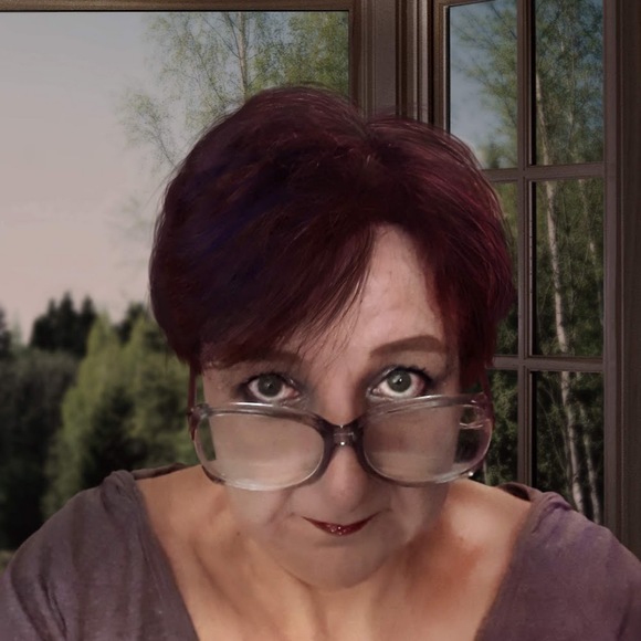 Profile Picture of Kinga Britschgi (@kingabrit) on Poshmark