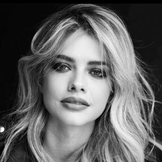 Profile Picture of Alexandra Dinu (@alexologia) on Instagram