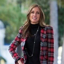 Profile Picture of Artemis Emslie (@ArtemisEmslie) on Twitter