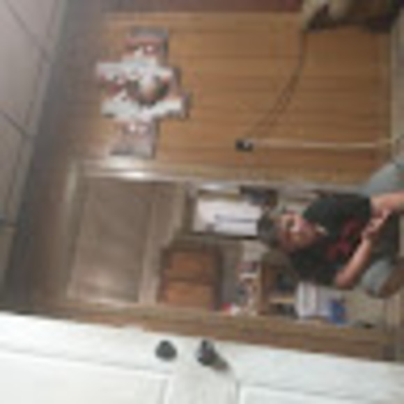 Profile Picture of Robert Frost (@robertfrost0723) on Poshmark