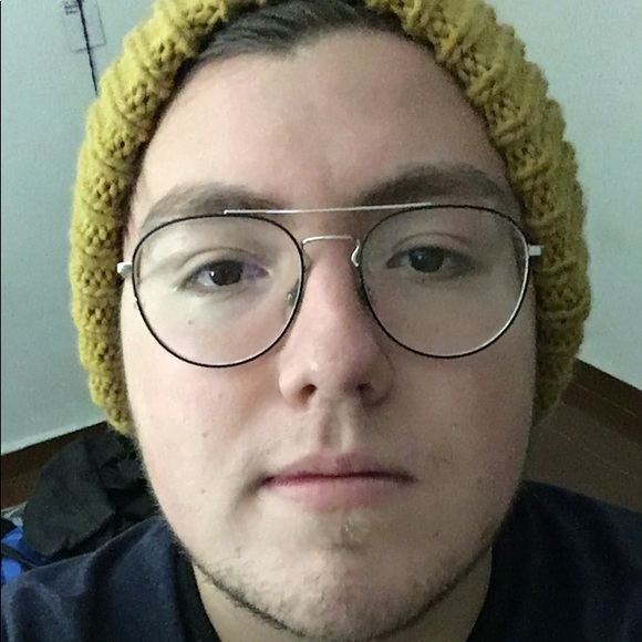 Profile Picture of Cesar Benitez (@cesarbenitez01) on Poshmark