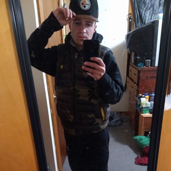 Profile Picture of Cody Robin (@cody61984) on Poshmark