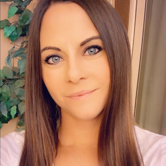 Profile Picture of Joleen Siville (@joperry83) on Poshmark