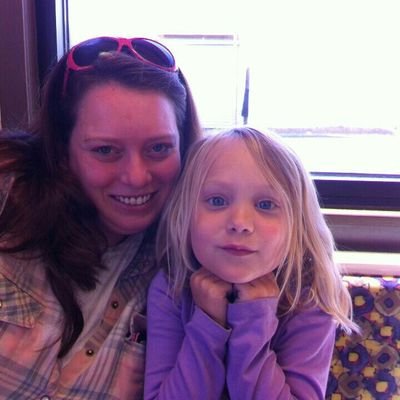 Profile Picture of Bobbie Cox (@boblynnec) on Twitter