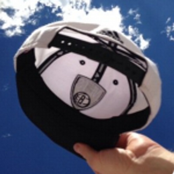 Profile Picture of Everett Graves (@everettchase) on Poshmark