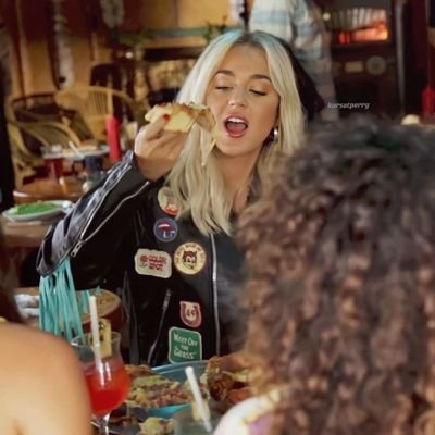 Profile Picture of Ⳑⲇⲧⲩ Ⲣⲉⲅⲅⲩ ☆` (@perry_laty) on Twitter