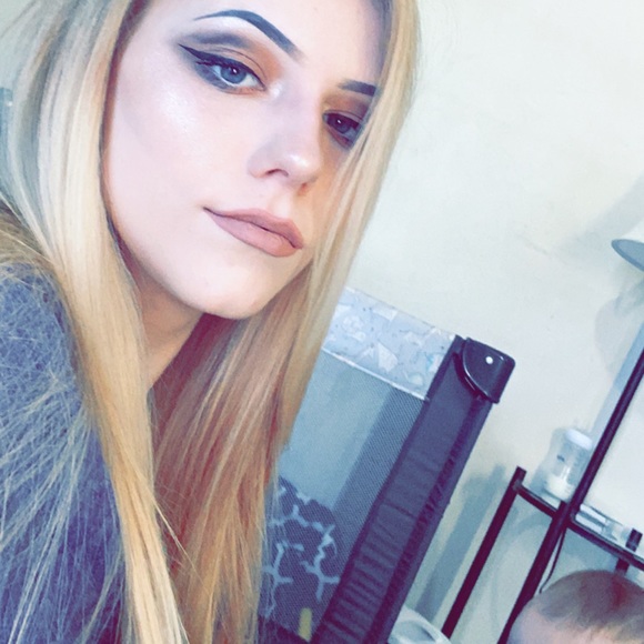 Profile Picture of Katelyn Watros (@flyinshorty) on Poshmark