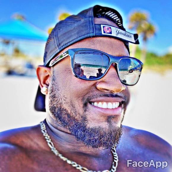 Profile Picture of Gregory Nestor (@gnest21) on Poshmark