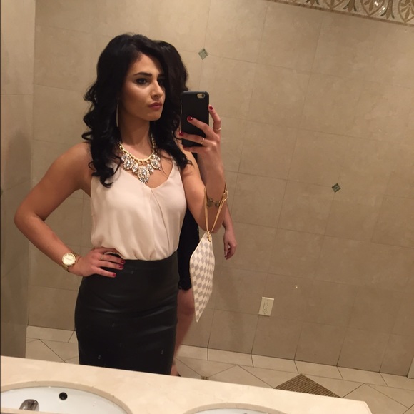 Profile Picture of Esterina Frroku (@esterina614) on Poshmark