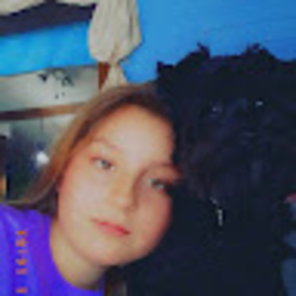 Profile Picture of Océanne Marcoux (@oceanne804) on Poshmark