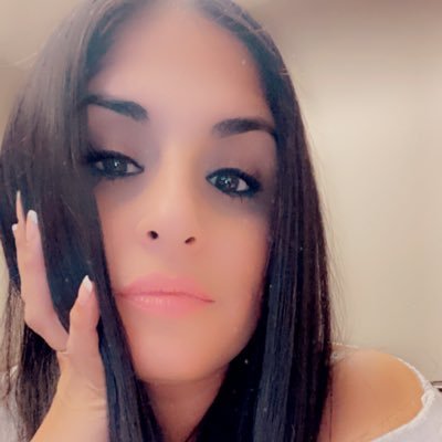 Profile Picture of Yvette Downs (@YvetteDowns12) on Twitter