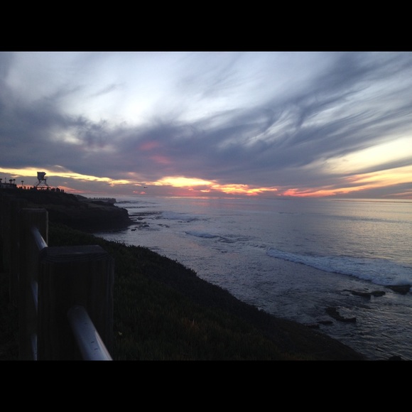 Profile Picture of David Lopez (@dayvid_24) on Poshmark