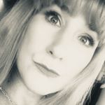 Profile Picture of Robyn Fraser (@robareefraser) on Instagram