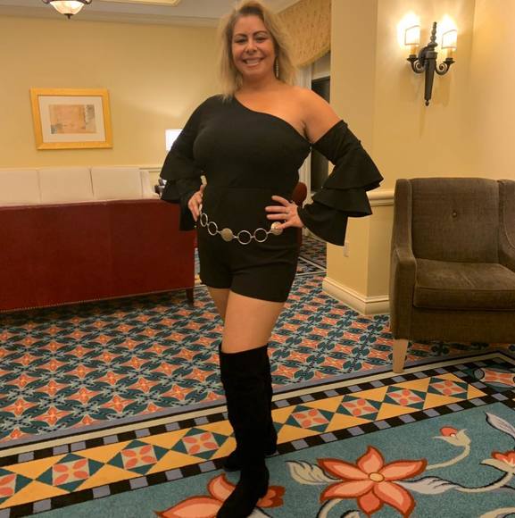 Profile Picture of Jennifer Angevine (@poolgirl20005) on Poshmark