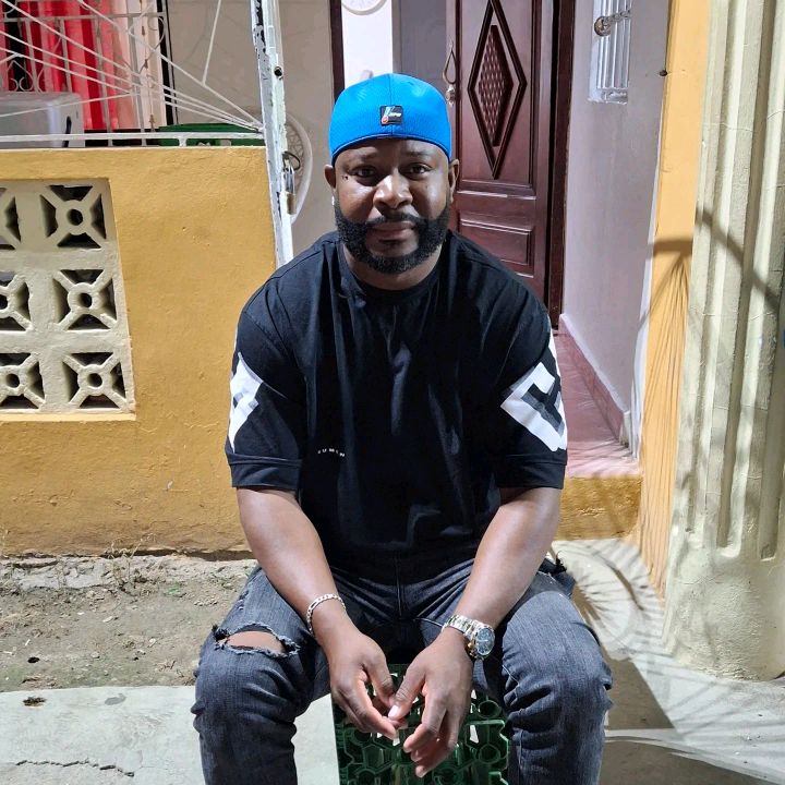 Profile Picture of Carlos Hanson (@carloshanson2) on Tiktok