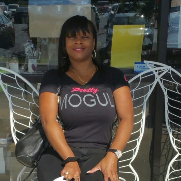 Profile Picture of Dora Allen (@dema9691) on Poshmark