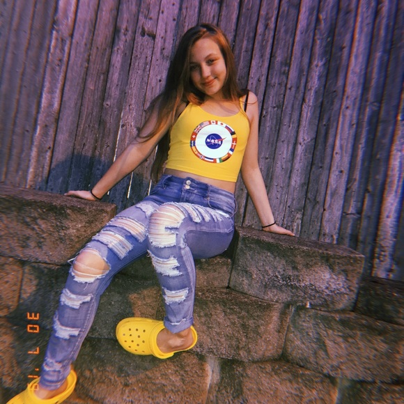 Profile Picture of Hannah Wirzfeld (@hannah_wirzfeld) on Poshmark