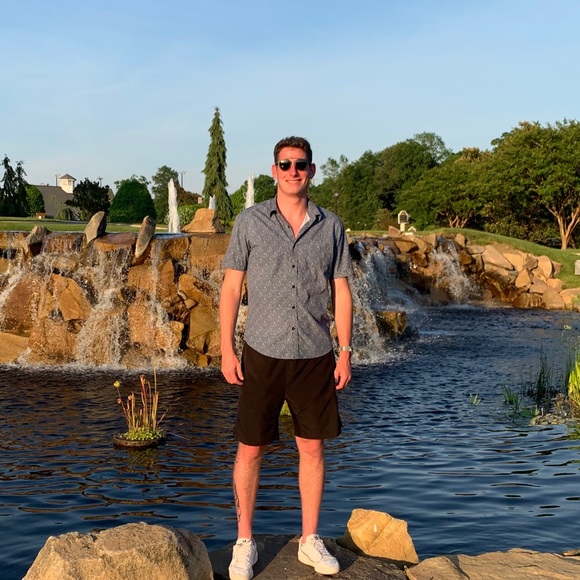 Profile Picture of Tom Neugebauer (@tomneugebauer) on Poshmark