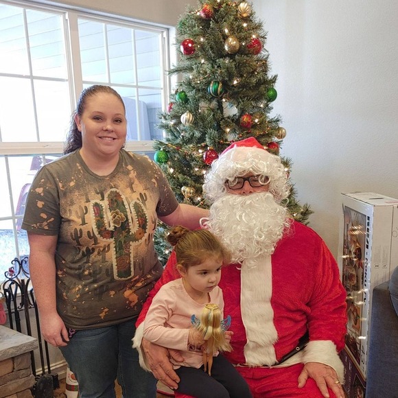 Profile Picture of Tonya Yarbrough (@sparkles_1988) on Poshmark