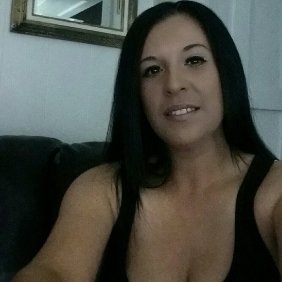 Profile Picture of Jessica Baladez (@jess76424) on Poshmark