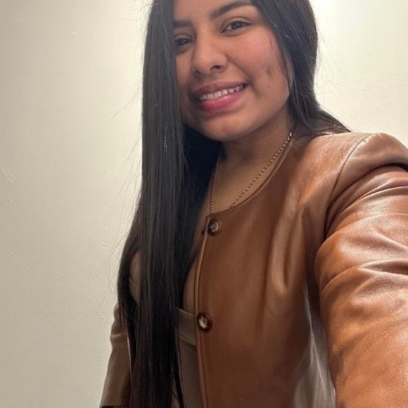 Profile Picture of Marian Iguaran (@villamarian90) on Poshmark