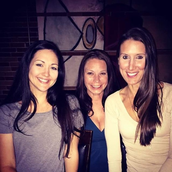 Profile Picture of Melinda Kalogridis (@melindaeve) on Poshmark