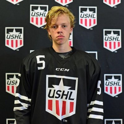 Profile Picture of Zachary Hixon (@ZacharyHixon) on Twitter