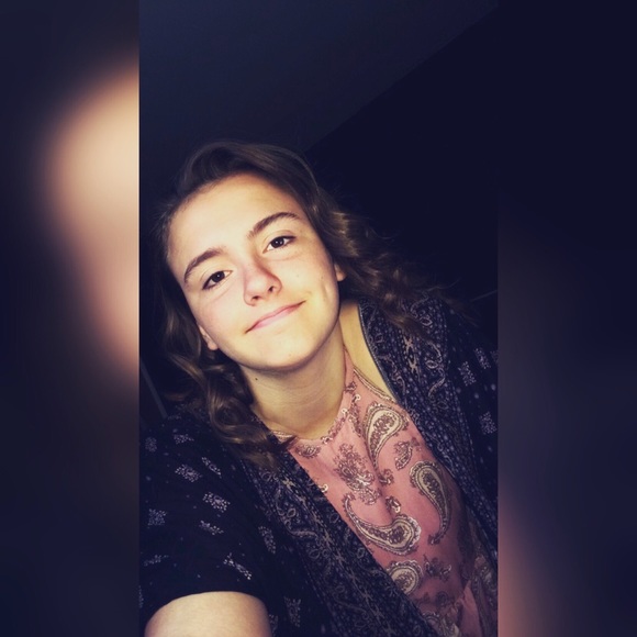 Profile Picture of Ashley Haen (@ashley_haen13) on Poshmark