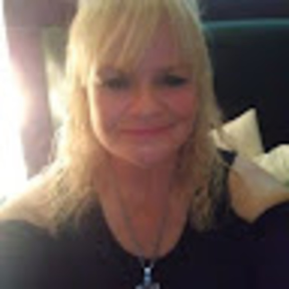 Profile Picture of Jody l. Sexton (@jodylhsexton) on Poshmark