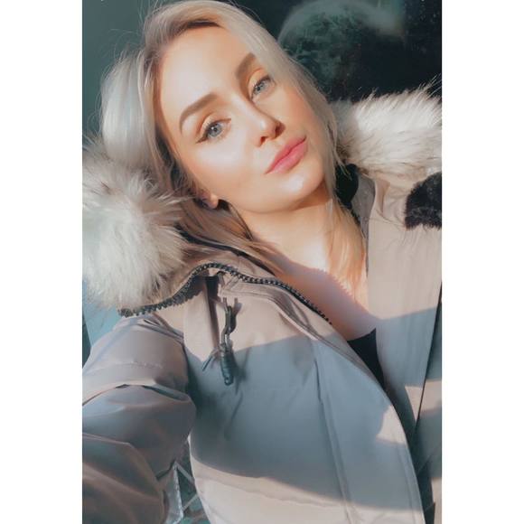 Profile Picture of Jessica Letona (@jesslet) on Poshmark