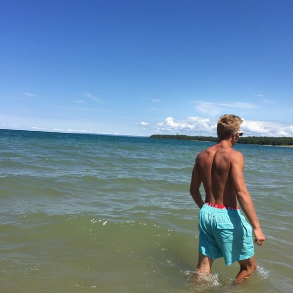 Payton Dewildt - Poshmark Profile Picture of Payton Dewildt (@payton_dewildt) on Poshmark