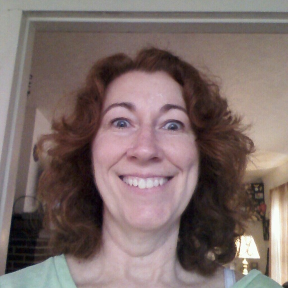 Profile Picture of Terry Gonzalez (@tgong331) on Poshmark