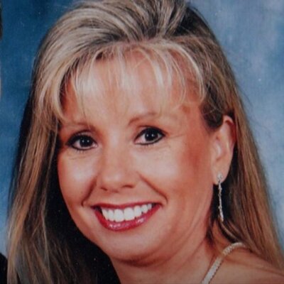 Profile Picture of Barbara Hunter (@Wrap_Diva) on Twitter