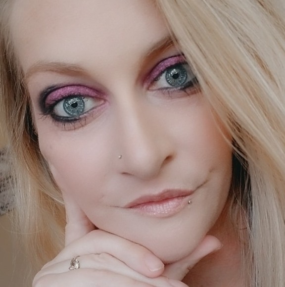 Profile Picture of Alli Czapla (@mama_czap13) on Poshmark