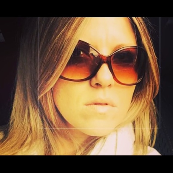 Profile Picture of Samantha Goralski (@s_goralski) on Poshmark