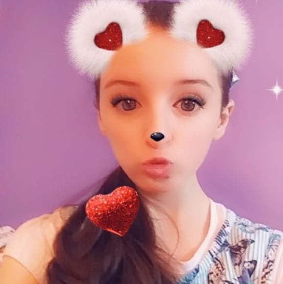 Profile Picture of Kloe Daylong (@kloedaylong) on Poshmark