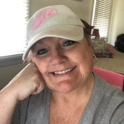 Profile Picture of Robin Johns (@RobinJo23974348) on Twitter