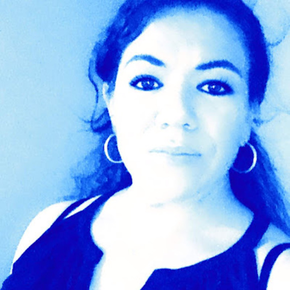 Profile Picture of Rosa Chavez (@rosac338) on Poshmark