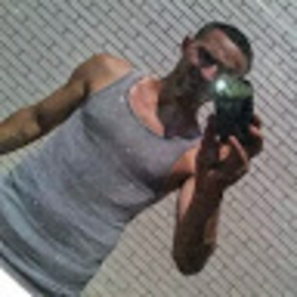 Profile Picture of Mike Munzer (@mikemunzer) on Poshmark