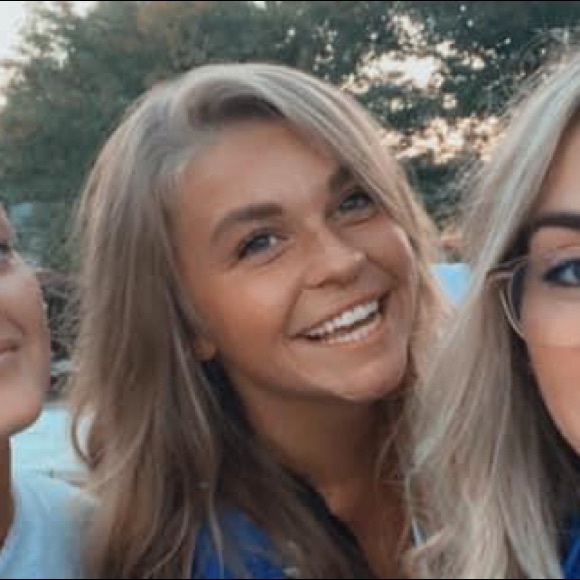 Profile Picture of Brett Edwards (@brettedwards230) on Poshmark